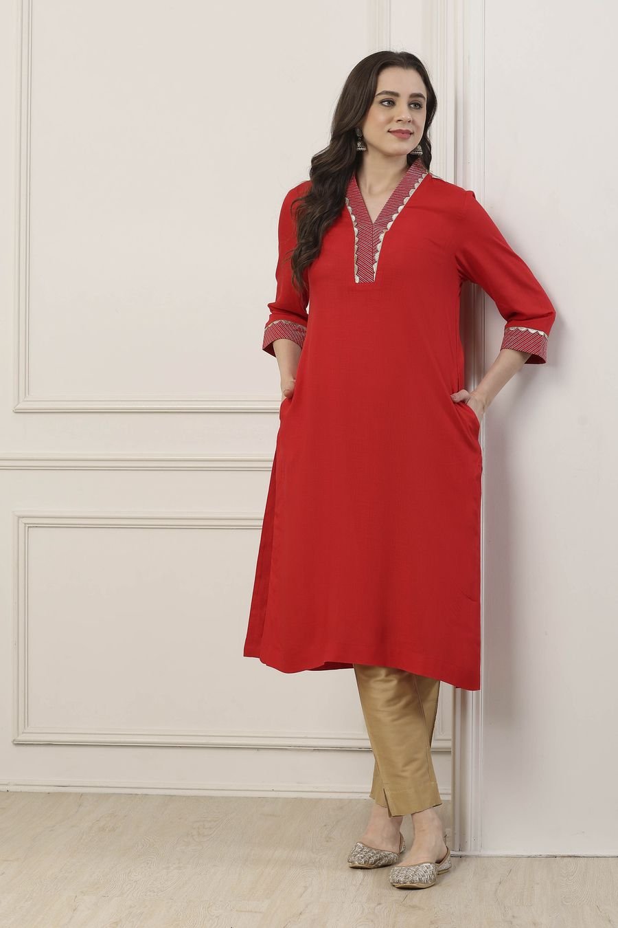 Scarlet Lace-Trim Straight Kurta — view 1